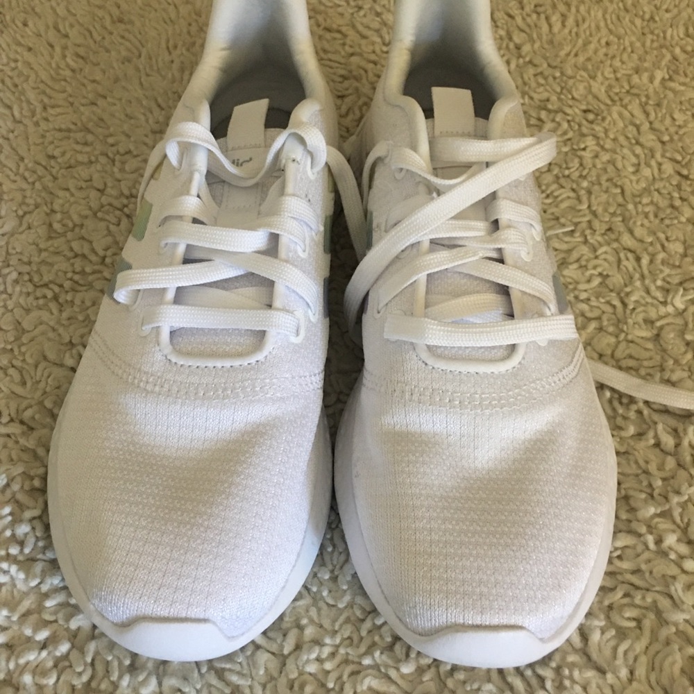 Adidas - Picture 4 of 12